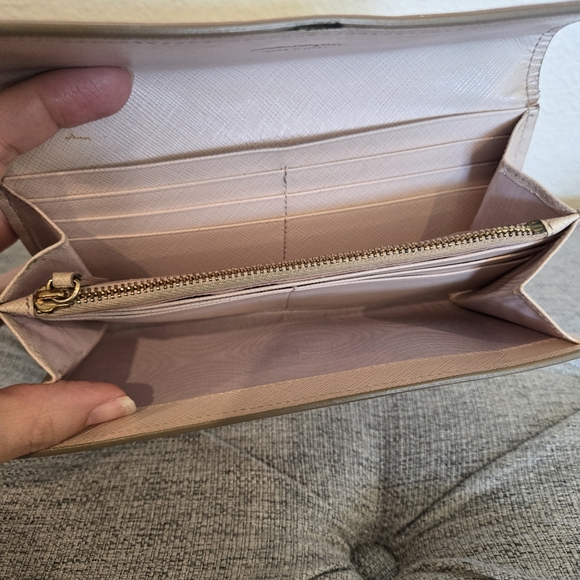 Salvatore Ferragamo Vara Bow Continental Long Wallet - Picture 9 of 15